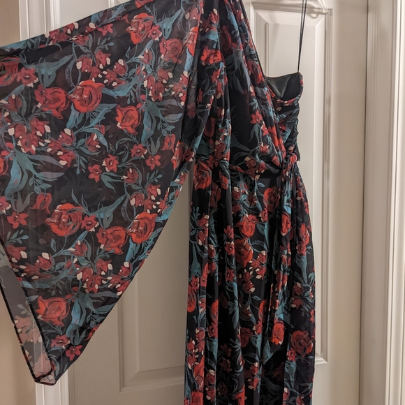 Vici One Shoulder Formal Floral Dress - Picture 4 of 4